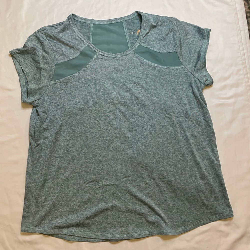 Rise Renew size medium teal athletic shirt